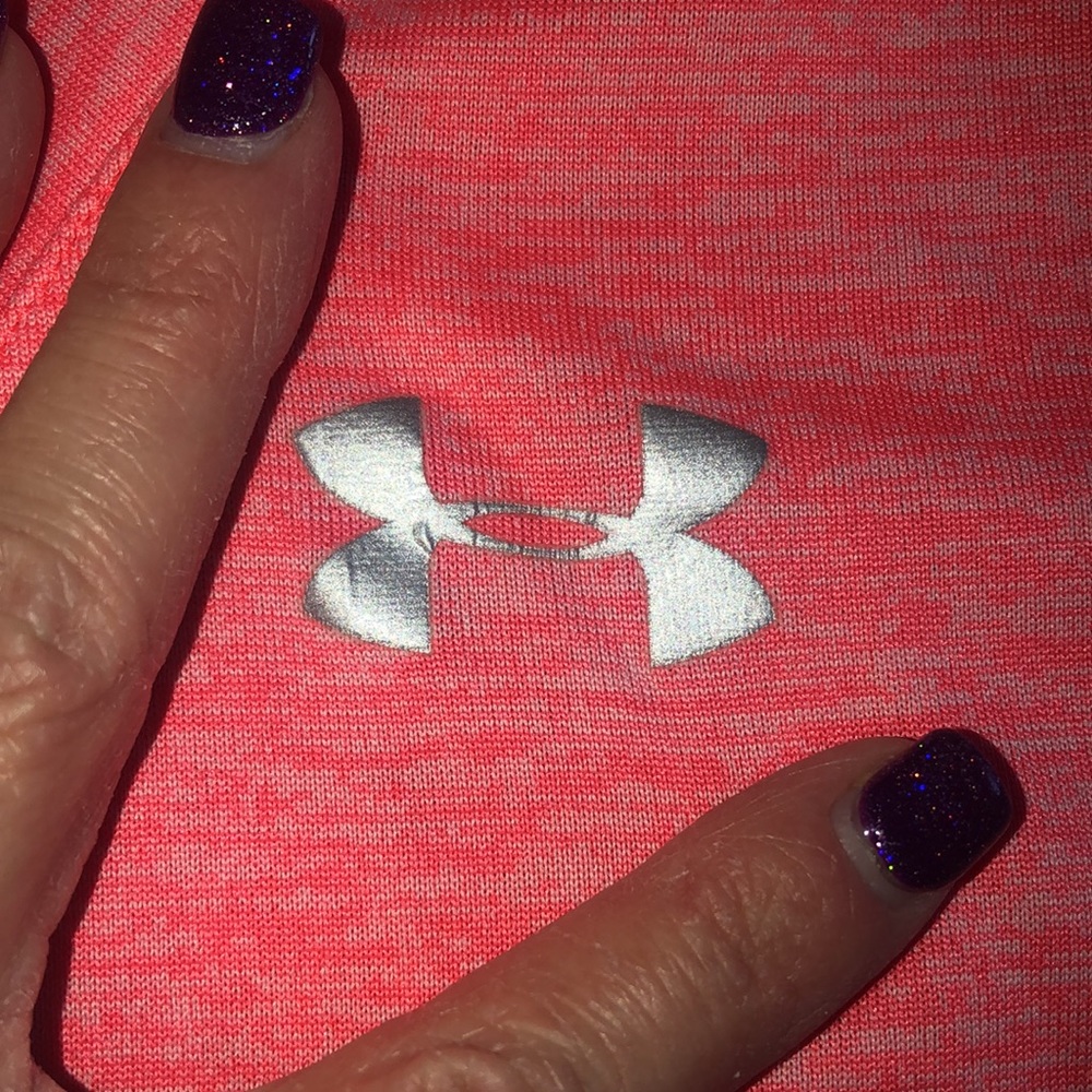 Under armor top - Picture 3 of 6